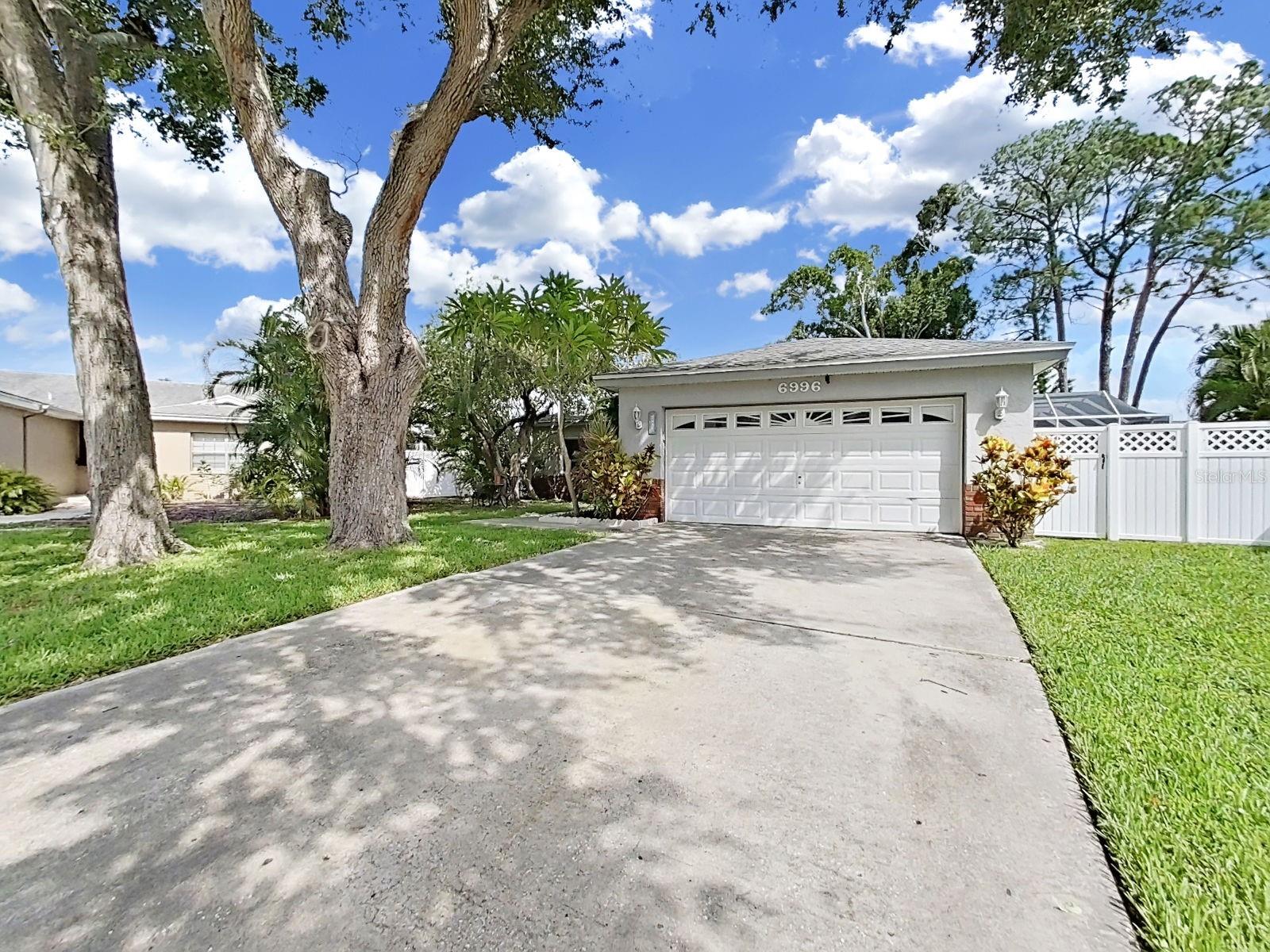 Single Family Residence em LARGO, FL - Daniel Dourado