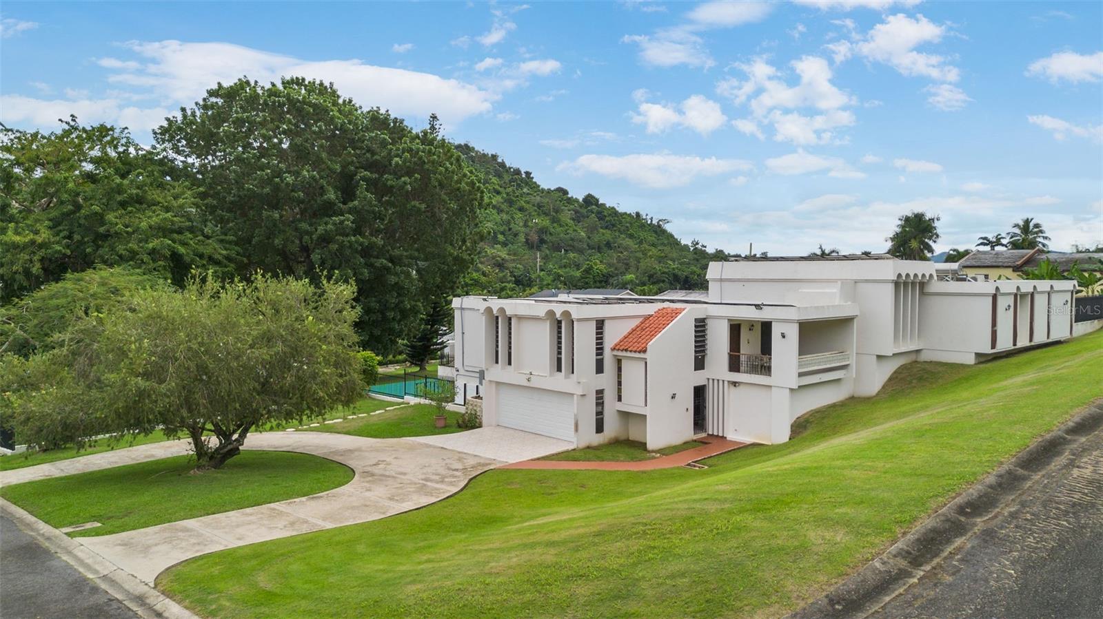 Single Family Residence in CAGUAS, PR - Daniel Dourado