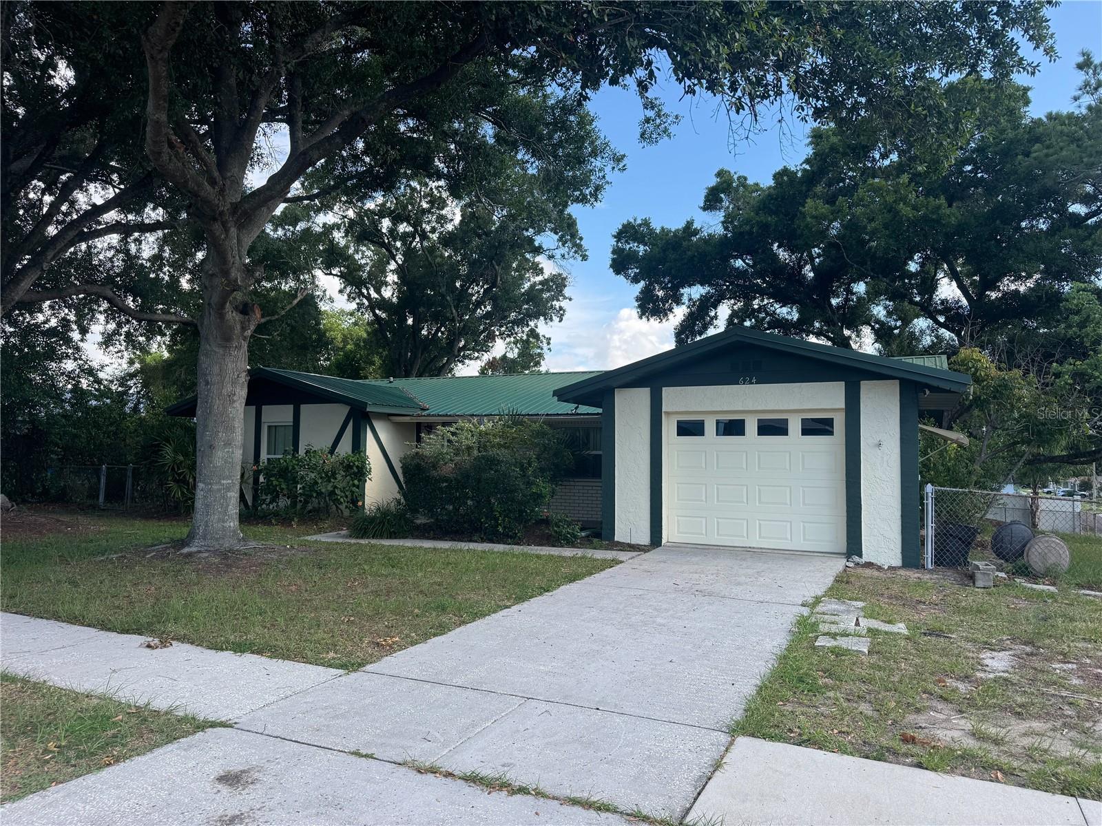 Single Family Residence in SEFFNER, FL - Daniel Dourado