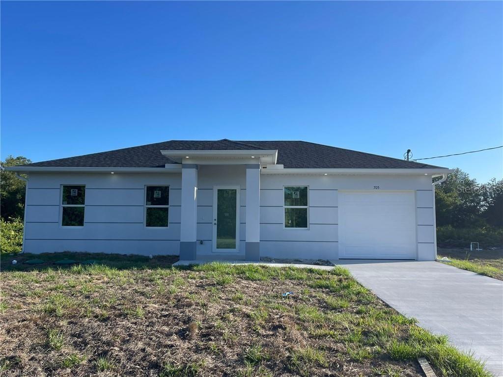 Single Family Residence em LEHIGH ACRES, FL - Daniel Dourado