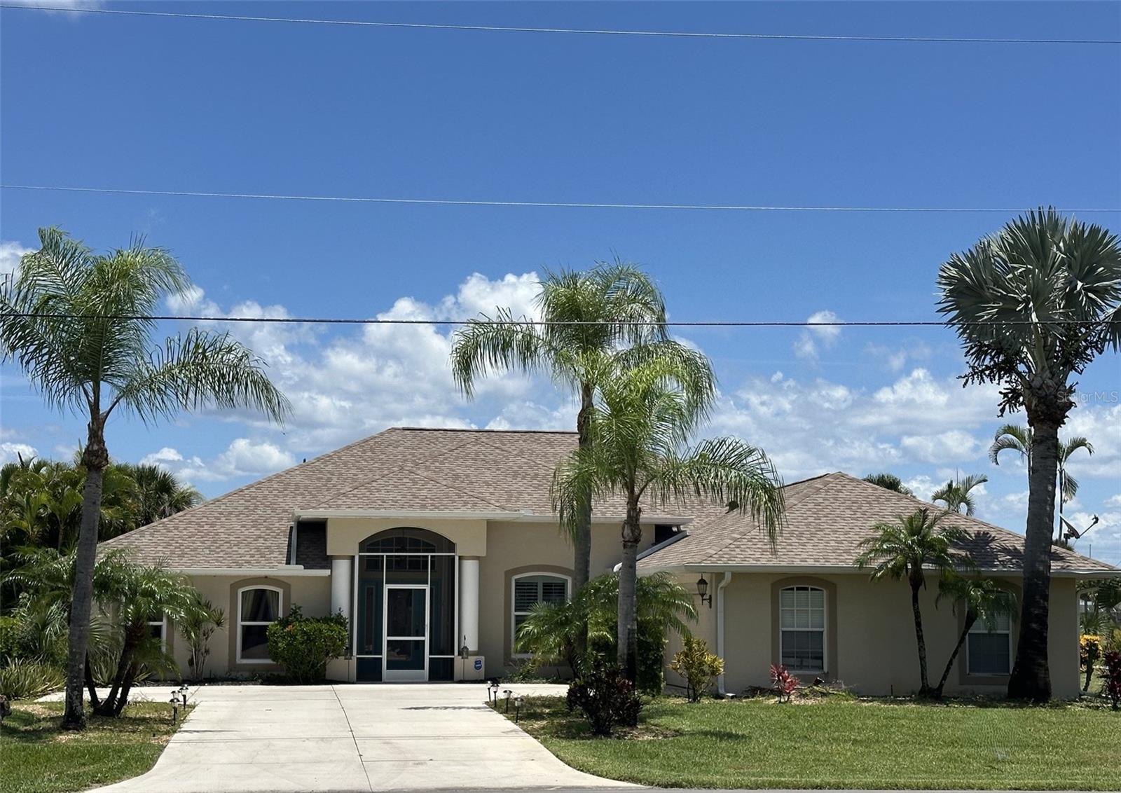 Single Family Residence em ROTONDA WEST, FL - Daniel Dourado
