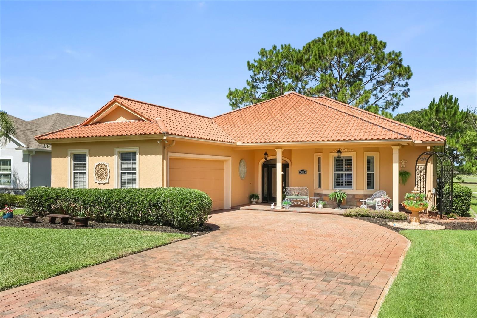 Single Family Residence in TAVARES, FL - Daniel Dourado