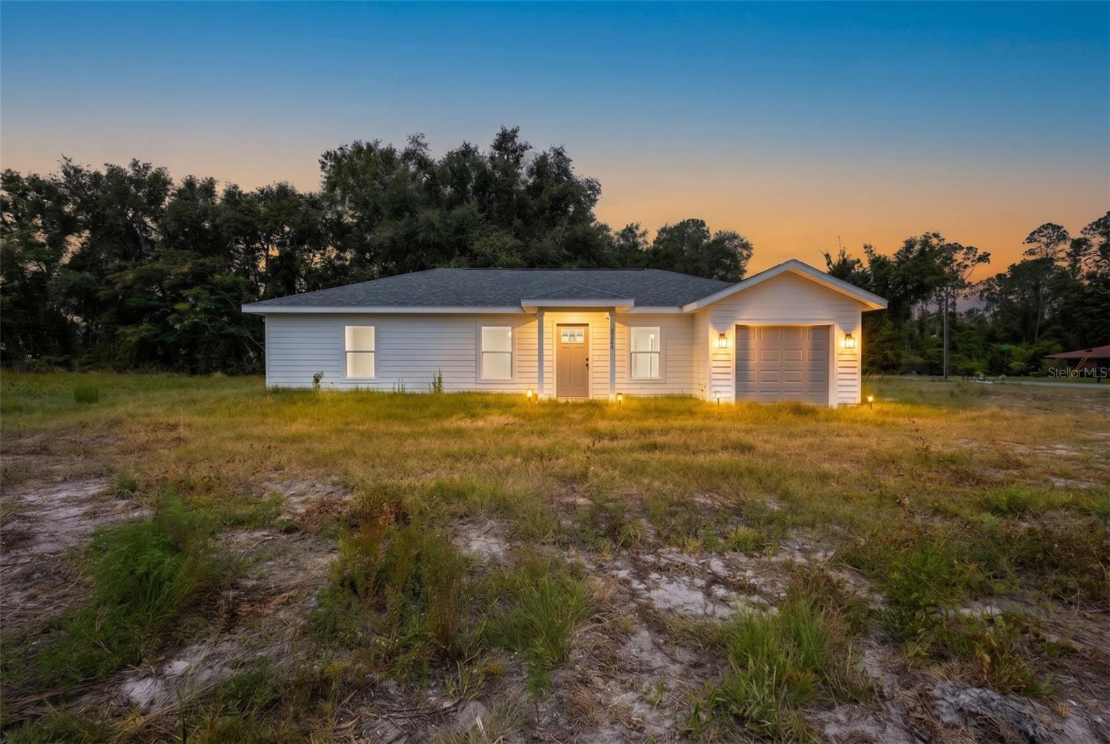Single Family Residence in JASPER, FL - Daniel Dourado