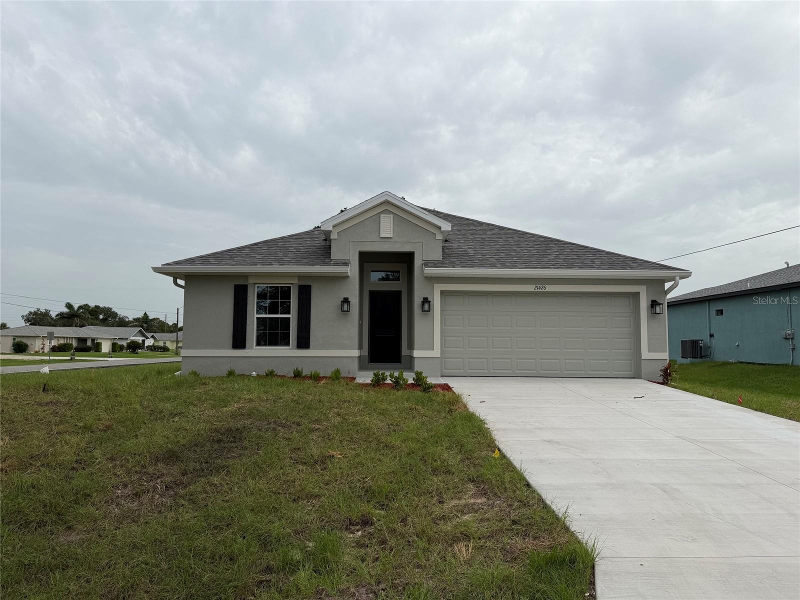 Single Family Residence in PORT CHARLOTTE, FL - Daniel Dourado