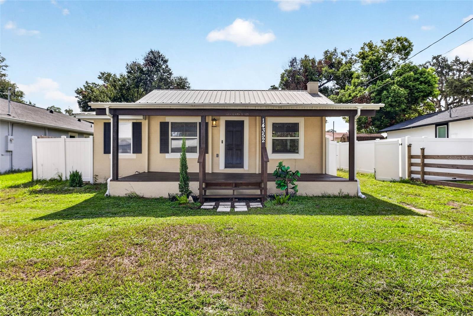 Single Family Residence in DADE CITY, FL - Daniel Dourado