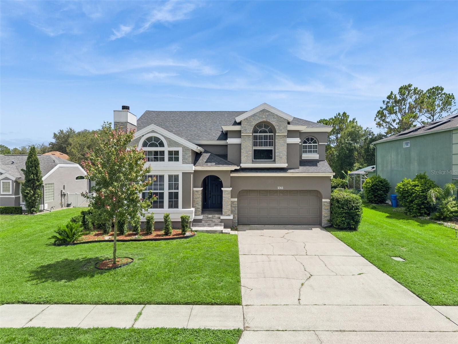 Single Family Residence in OVIEDO, FL - Daniel Dourado