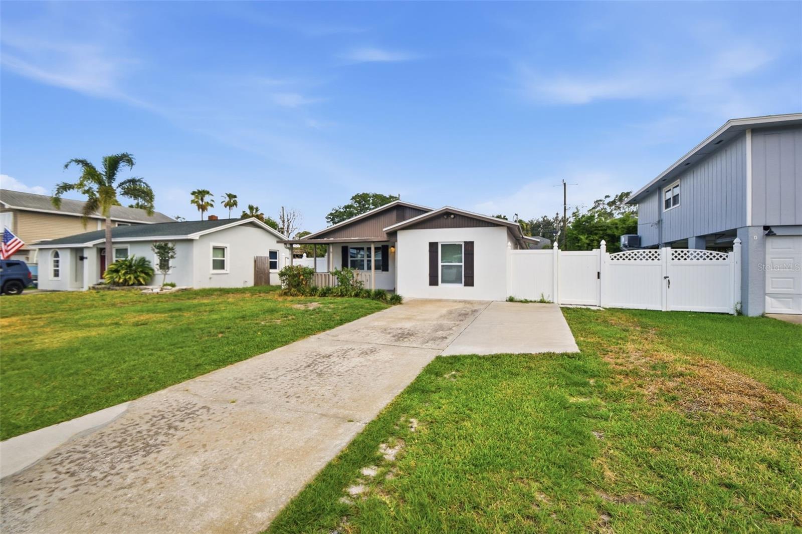 Single Family Residence em ST PETERSBURG, FL - Daniel Dourado