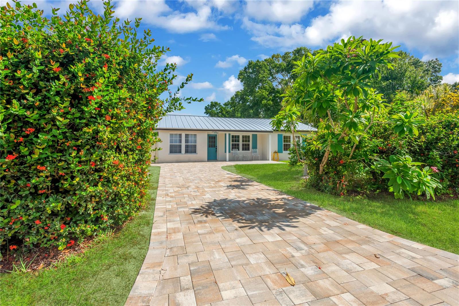 Single Family Residence em ST PETERSBURG, FL - Daniel Dourado