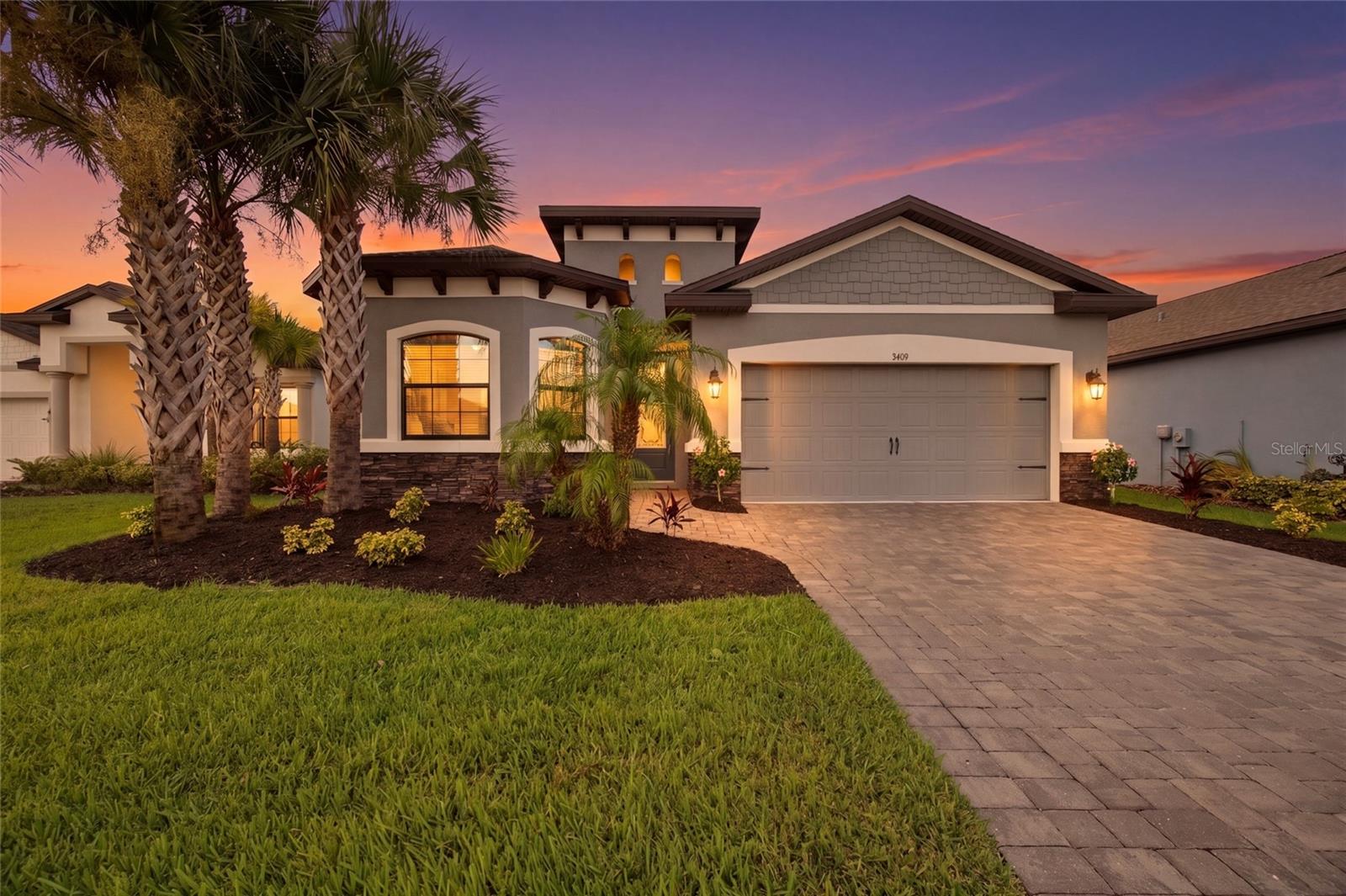 Single Family Residence in WESLEY CHAPEL, FL - Daniel Dourado