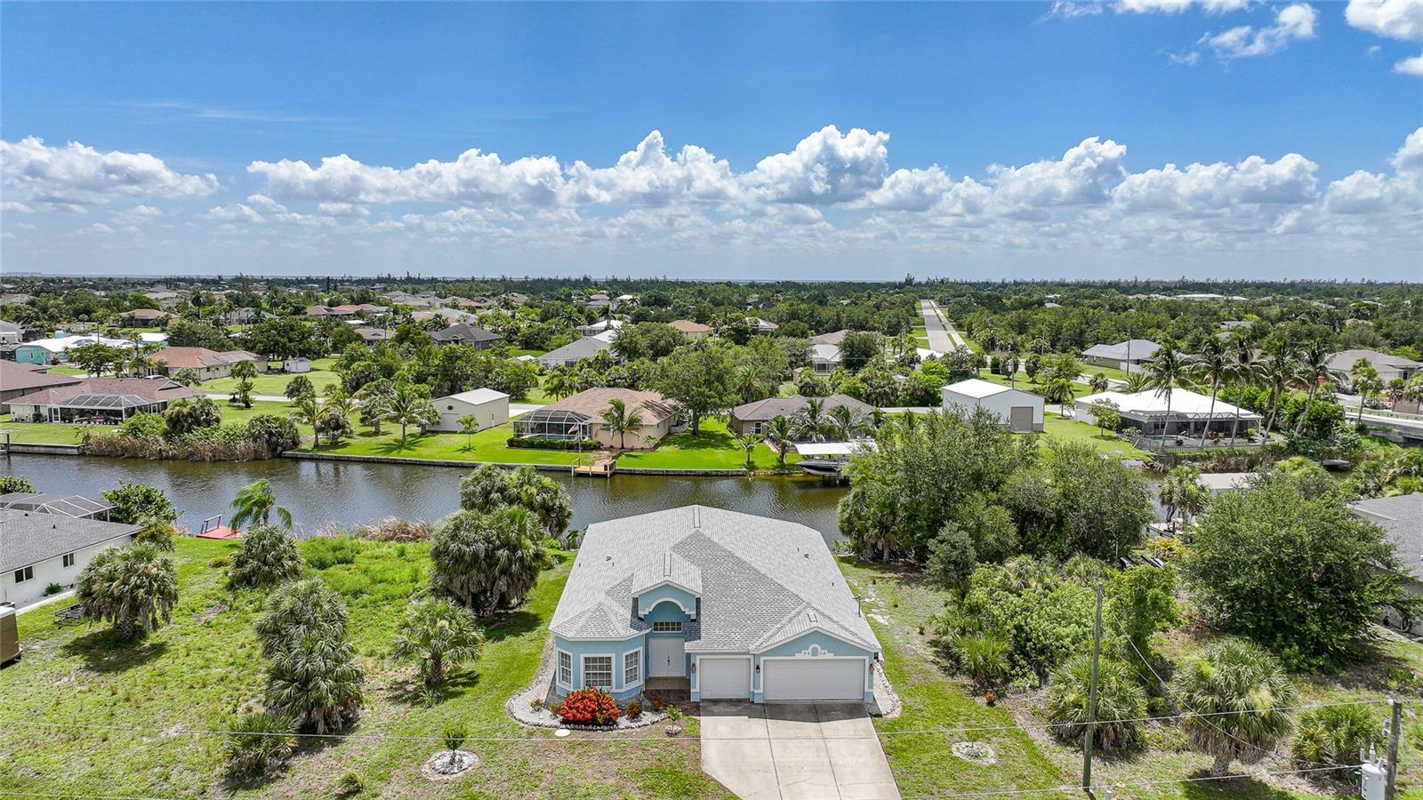 Single Family Residence in PORT CHARLOTTE, FL - Daniel Dourado