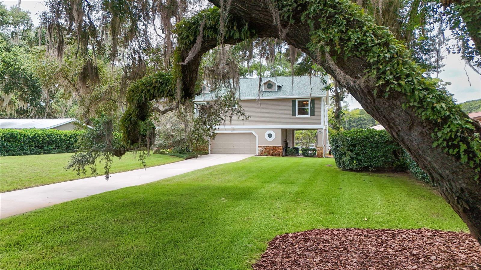 Single Family Residence in FLORAL CITY, FL - Daniel Dourado