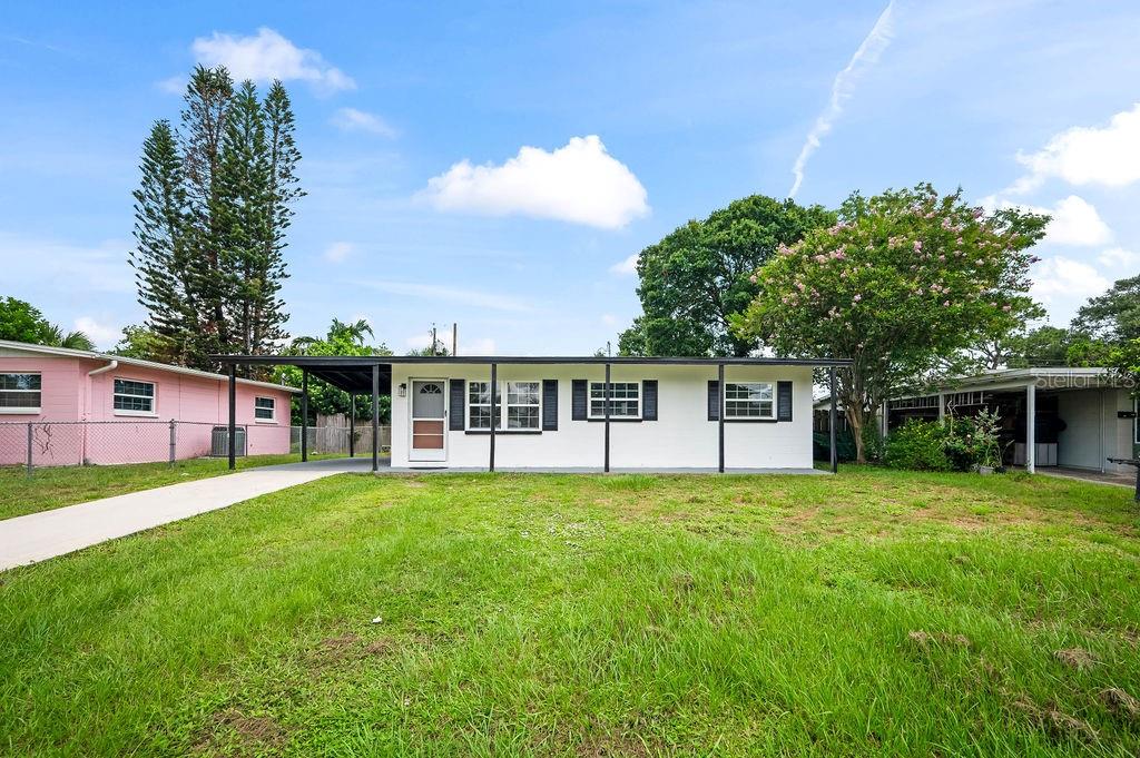 Single Family Residence in MELBOURNE, FL - Daniel Dourado