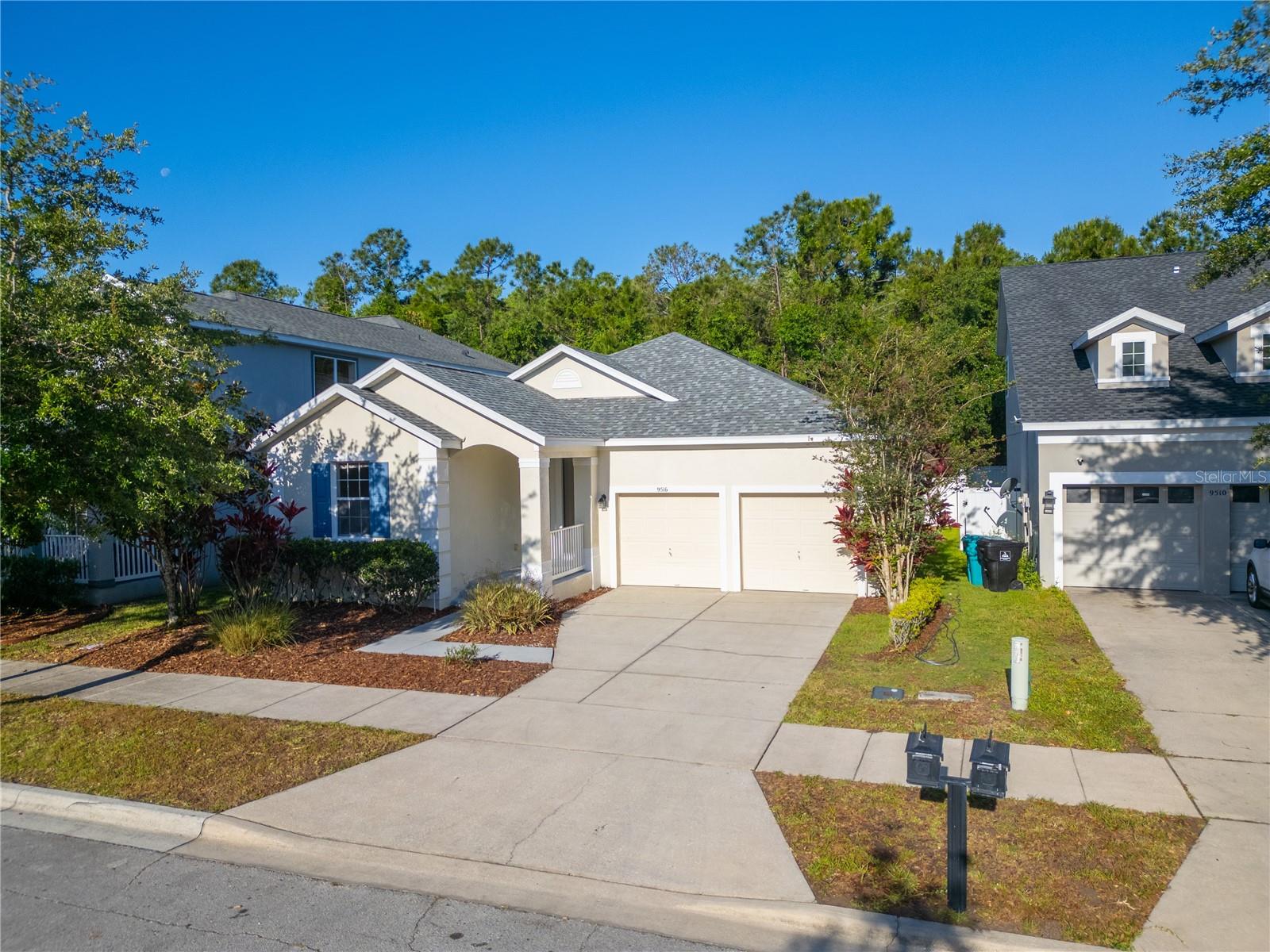 Single Family Residence in ORLANDO, FL - Daniel Dourado