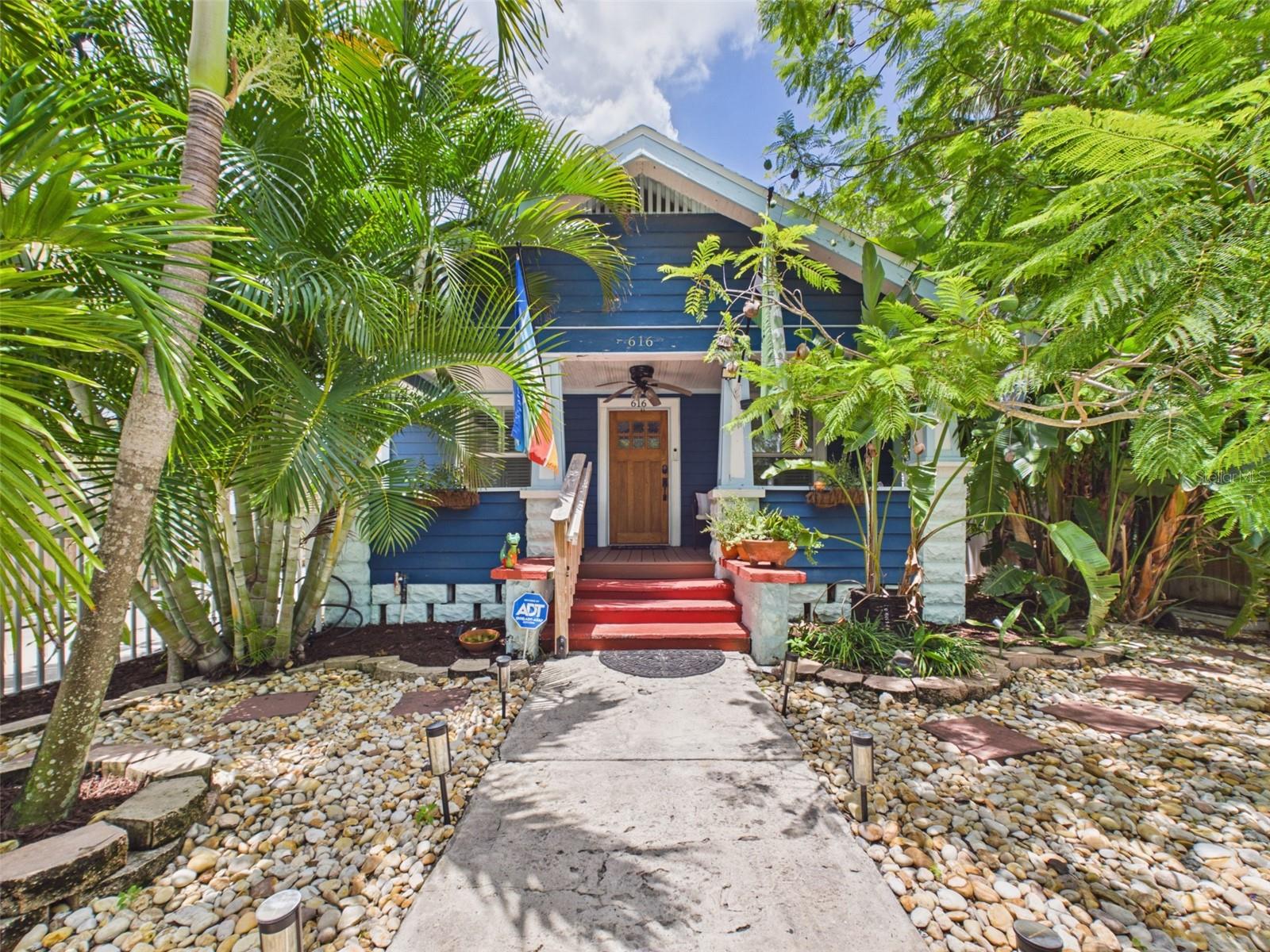 Single Family Residence em ST PETERSBURG, FL - Daniel Dourado