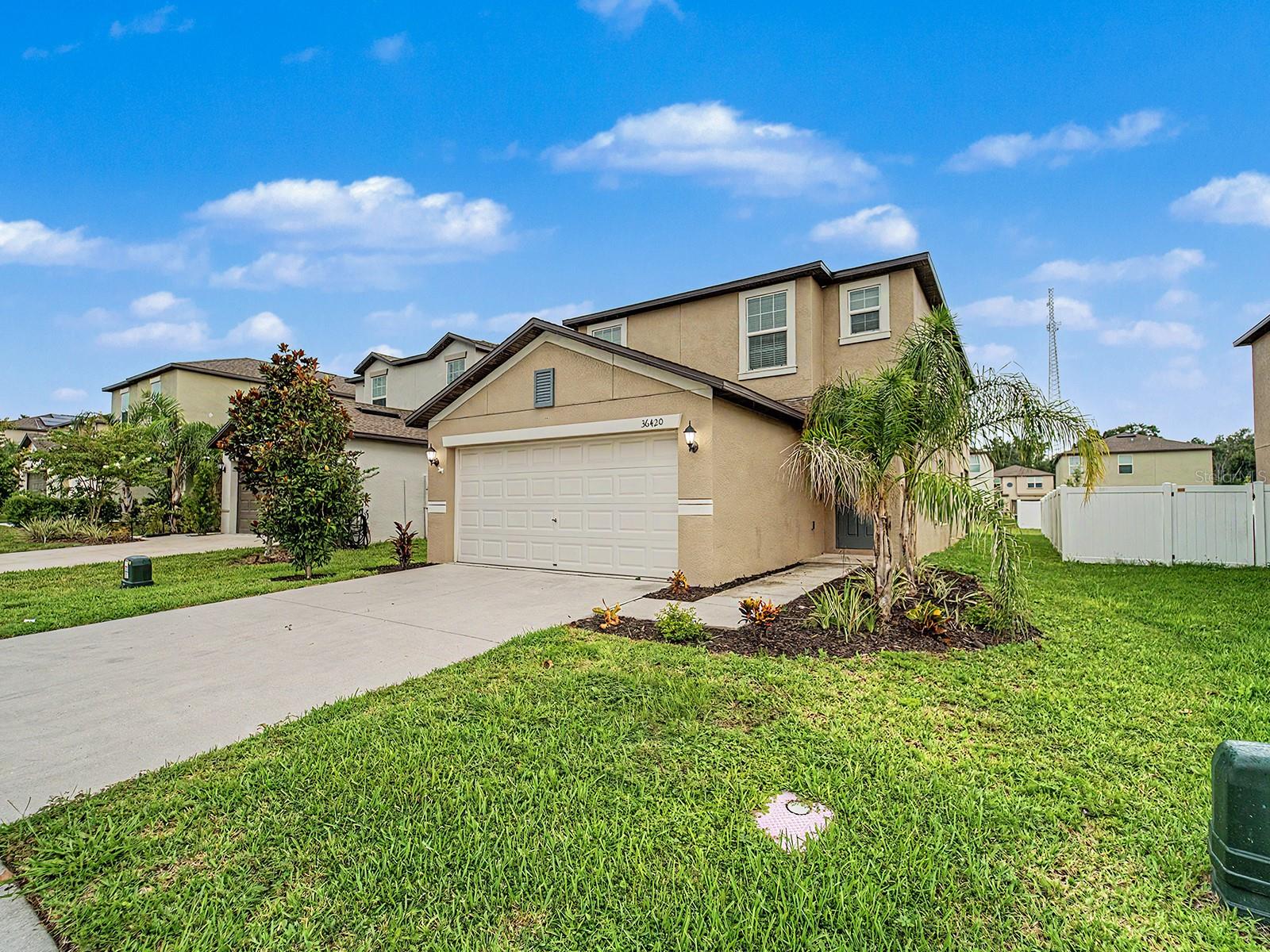 Single Family Residence em ZEPHYRHILLS, FL - Daniel Dourado