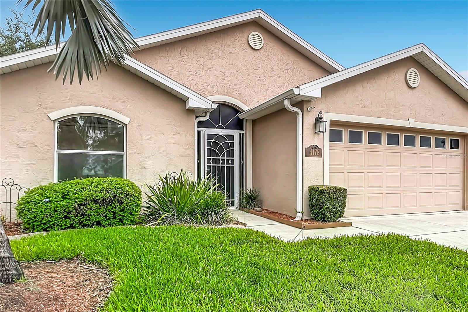 Single Family Residence in LAKE WALES, FL - Daniel Dourado
