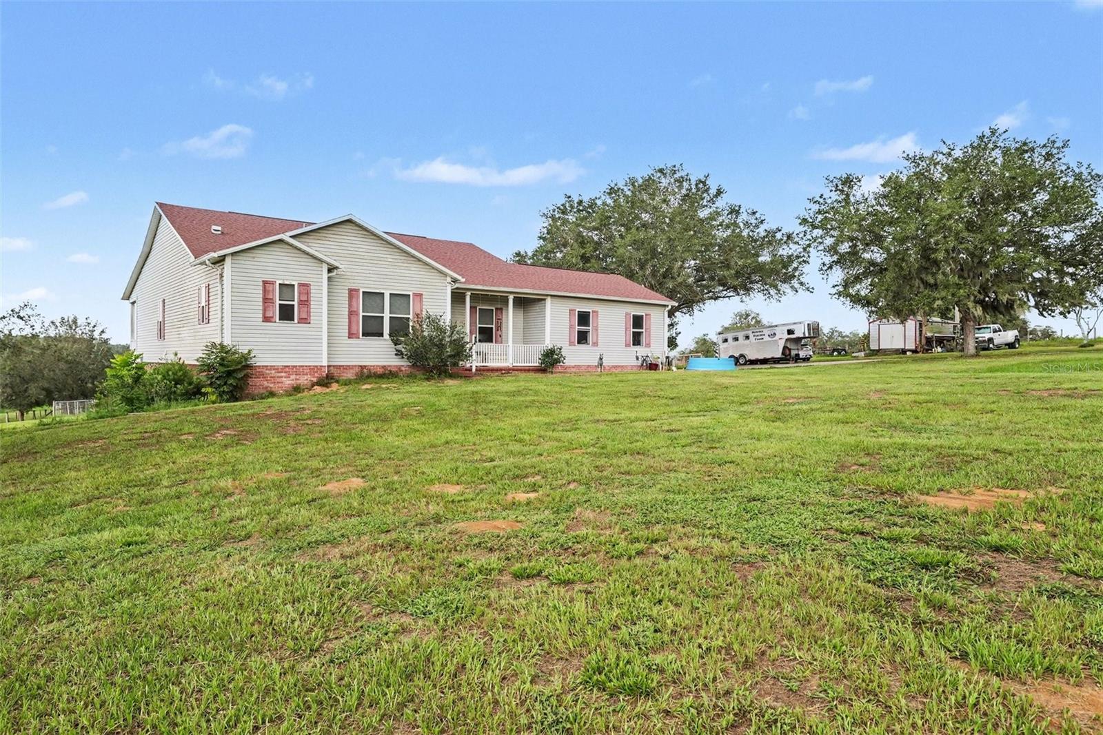 Single Family Residence in DADE CITY, FL - Daniel Dourado
