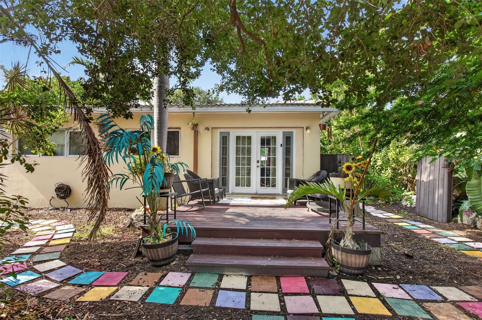 Single Family Residence in FORT LAUDERDALE, FL - Daniel Dourado