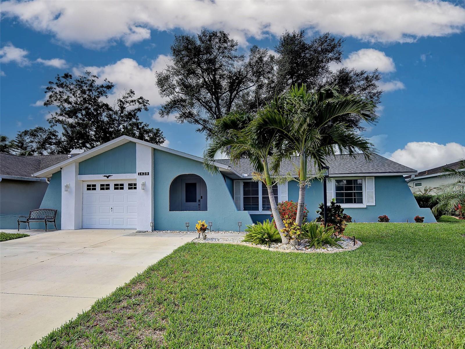 Single Family Residence in VENICE, FL - Daniel Dourado