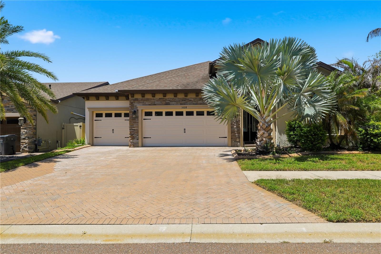 Single Family Residence em BRANDON, FL - Daniel Dourado