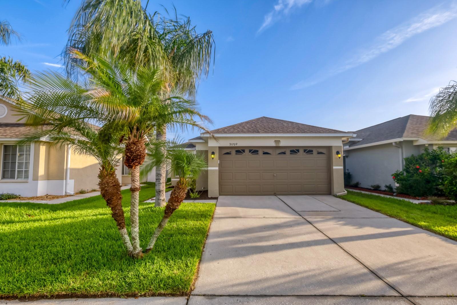 Single Family Residence in WESLEY CHAPEL, FL - Daniel Dourado