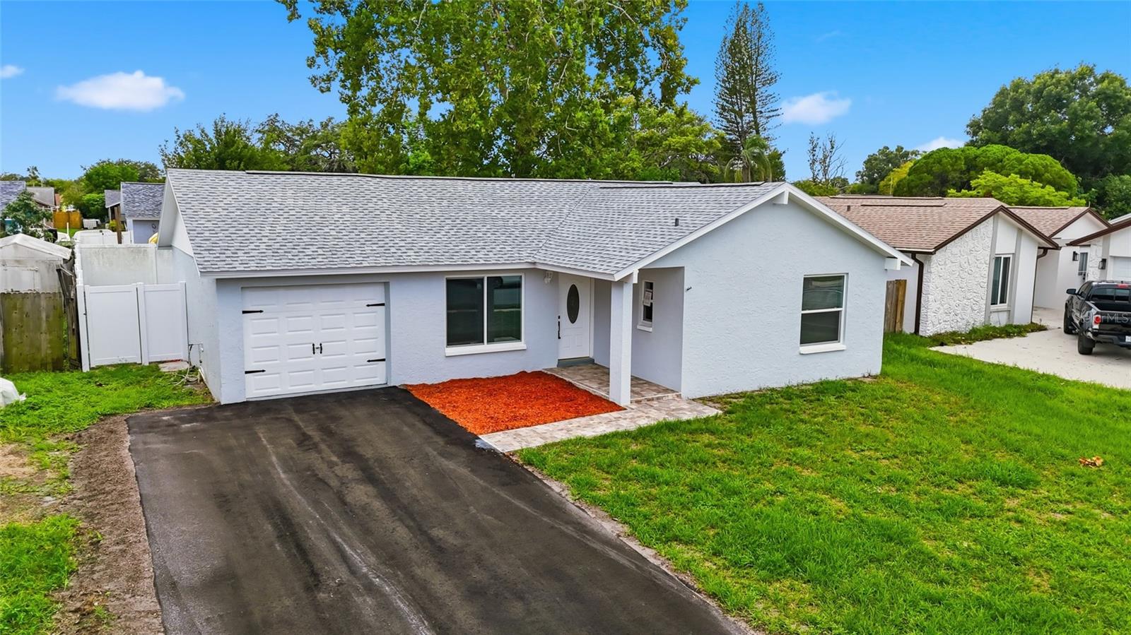 Single Family Residence in NEW PORT RICHEY, FL - Daniel Dourado