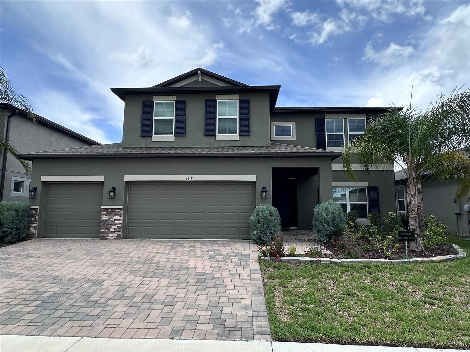 Single Family Residence in WIMAUMA, FL - Daniel Dourado