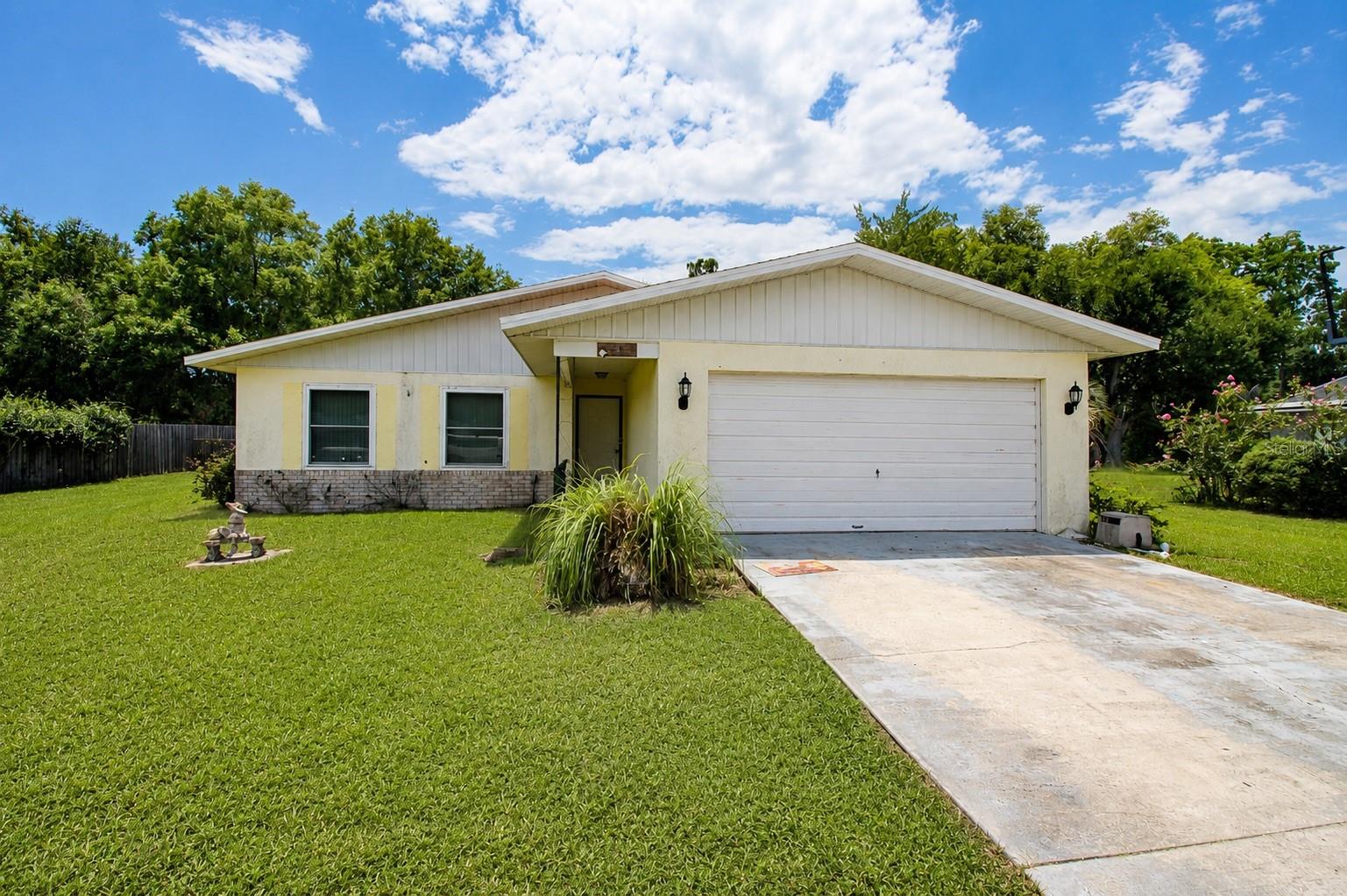 Single Family Residence in OCALA, FL - Daniel Dourado