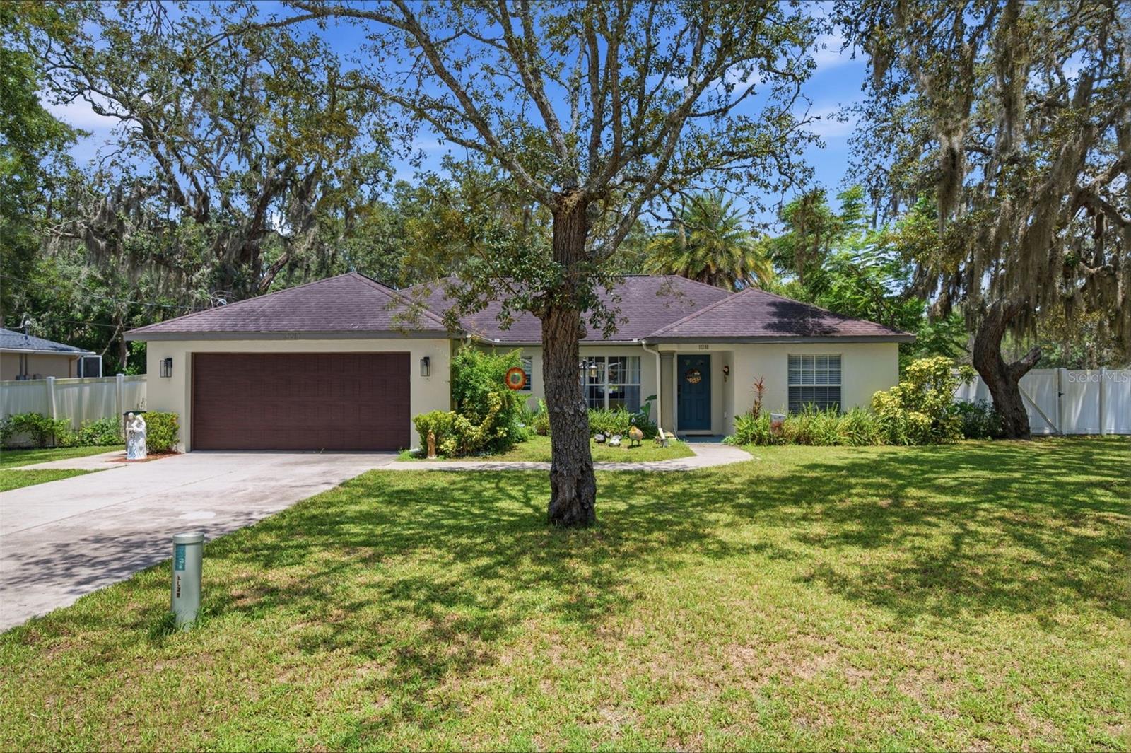 Single Family Residence in NEW PORT RICHEY, FL - Daniel Dourado