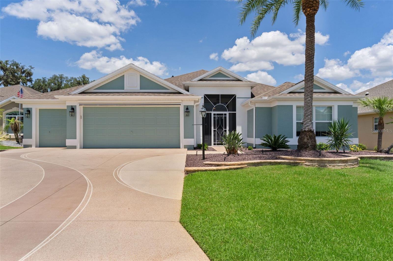 Single Family Residence in THE VILLAGES, FL - Daniel Dourado