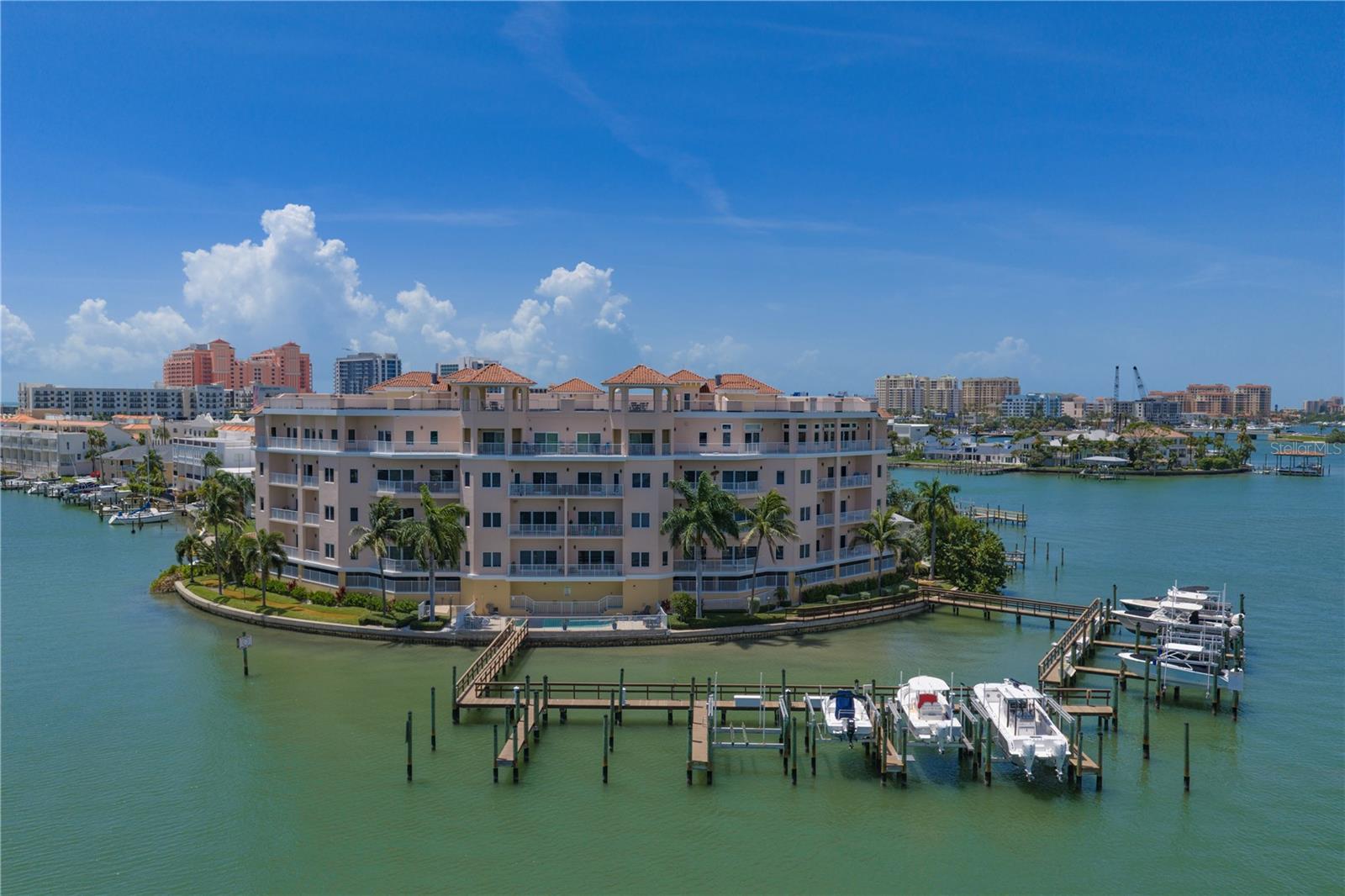 Condominium in CLEARWATER BEACH, FL - Daniel Dourado