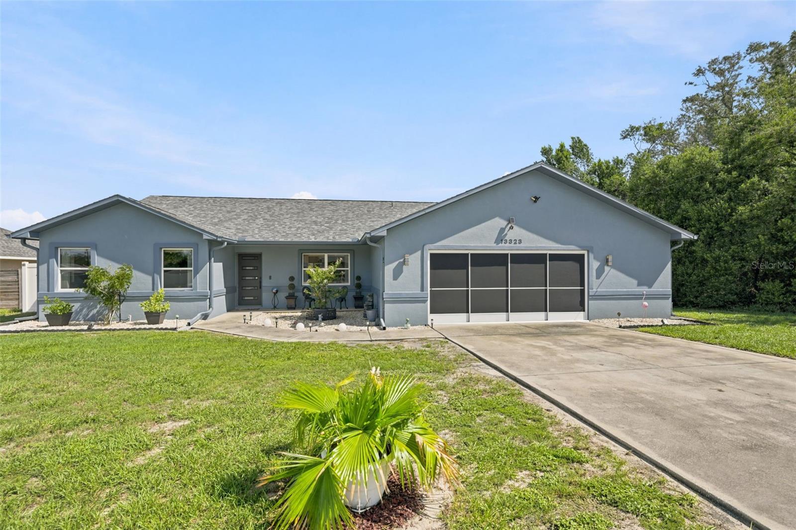 Single Family Residence em SPRING HILL, FL - Daniel Dourado