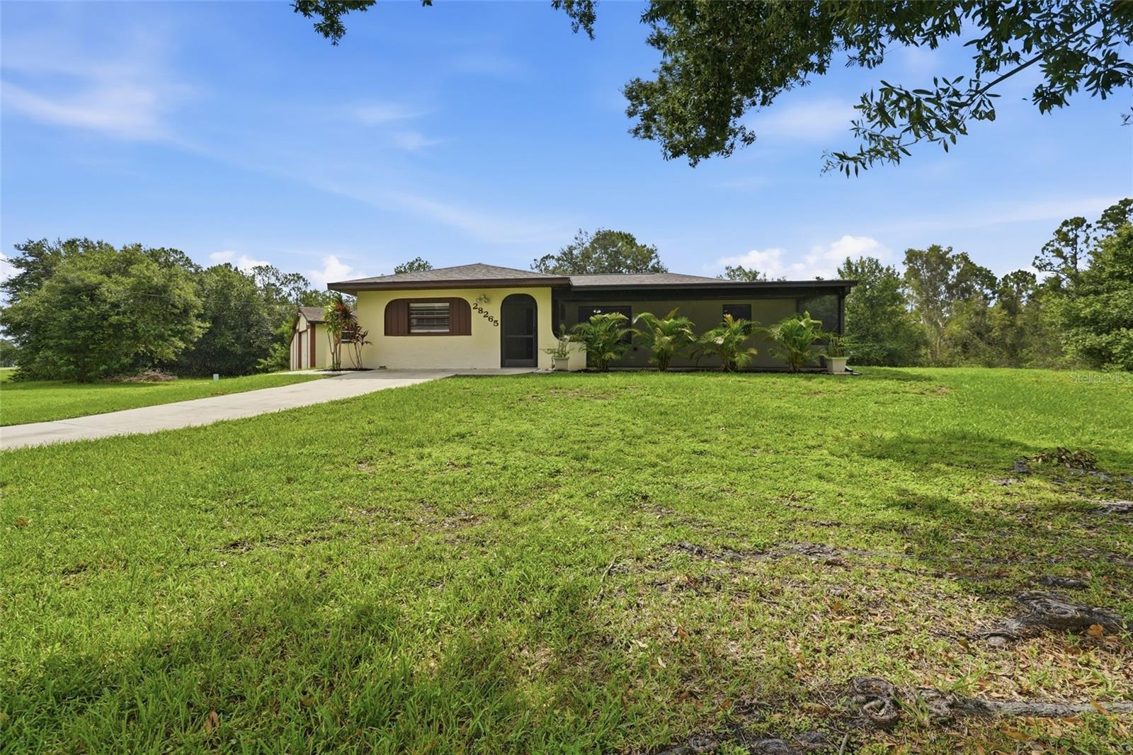 Single Family Residence in PUNTA GORDA, FL - Daniel Dourado