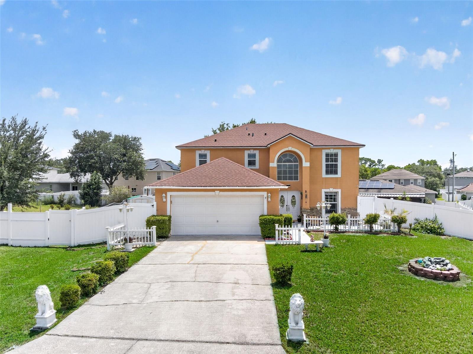 Single Family Residence in POINCIANA, FL - Daniel Dourado