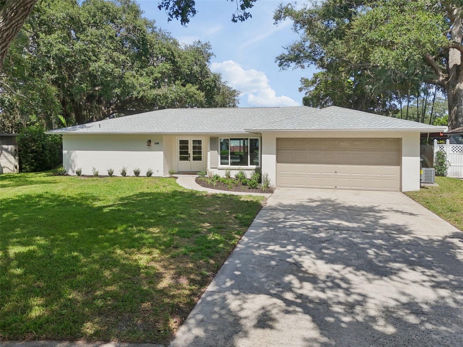 Single Family Residence em LARGO, FL - Daniel Dourado