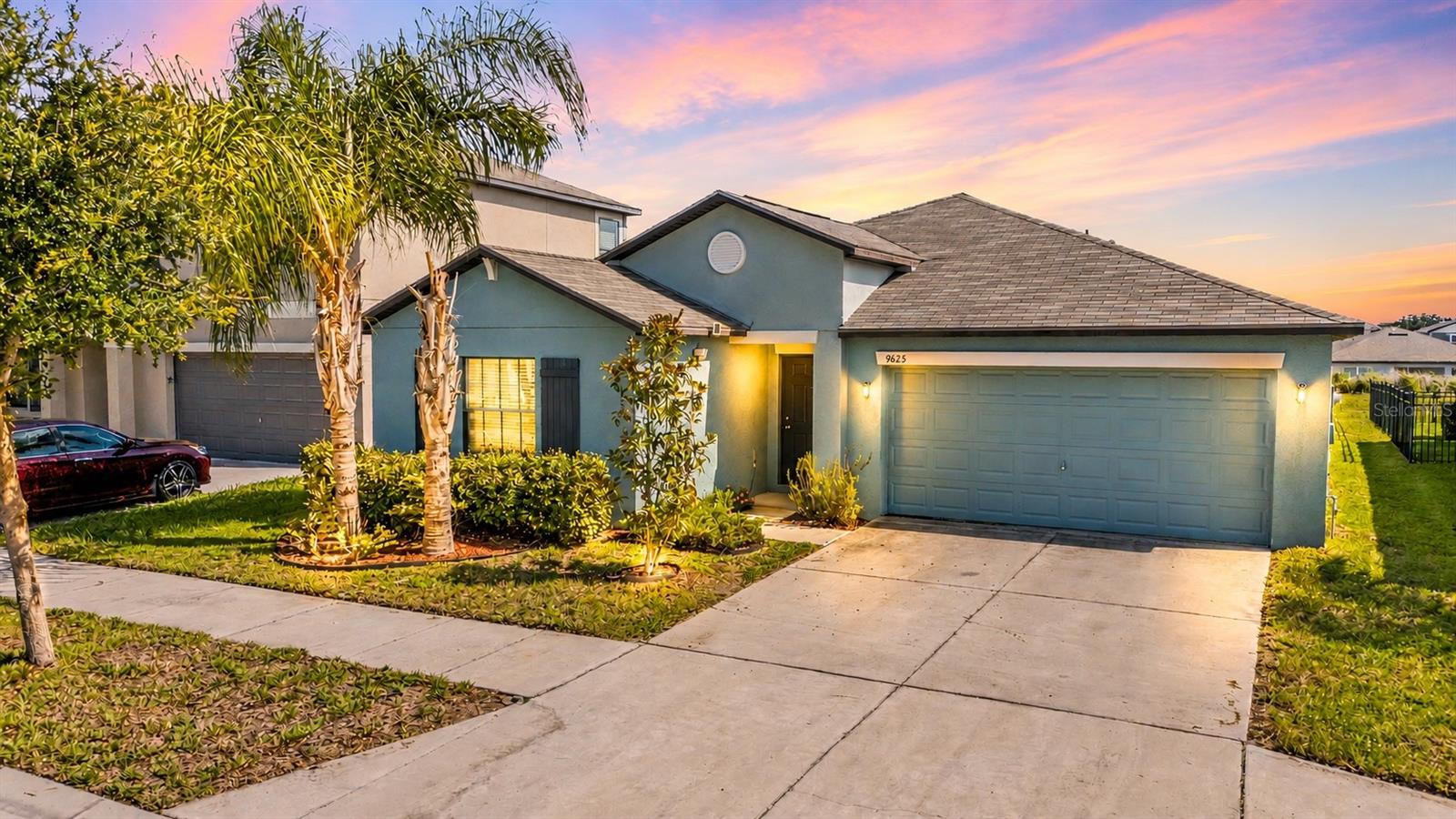 Single Family Residence in RUSKIN, FL - Daniel Dourado