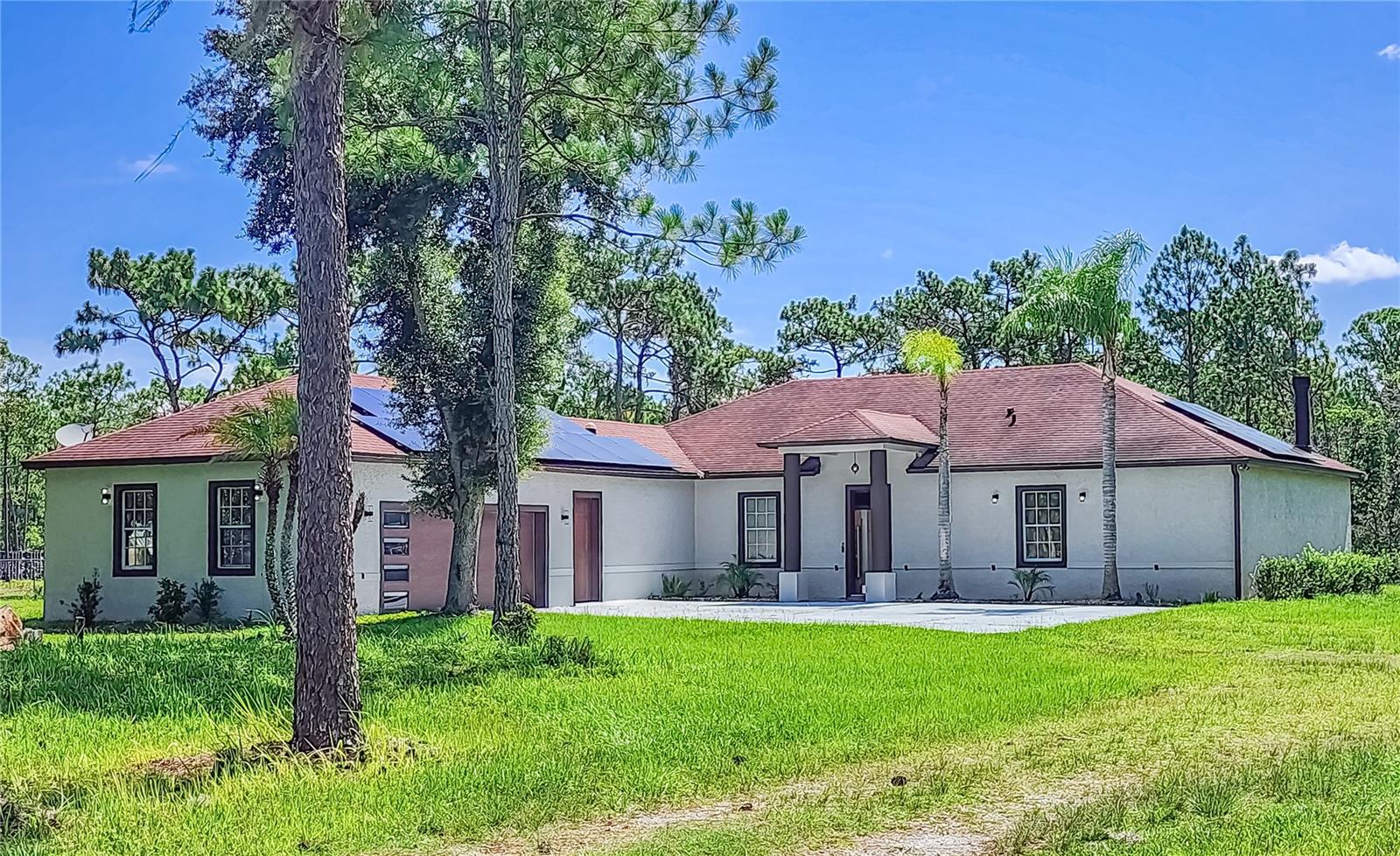 Single Family Residence in ORLANDO, FL - Daniel Dourado