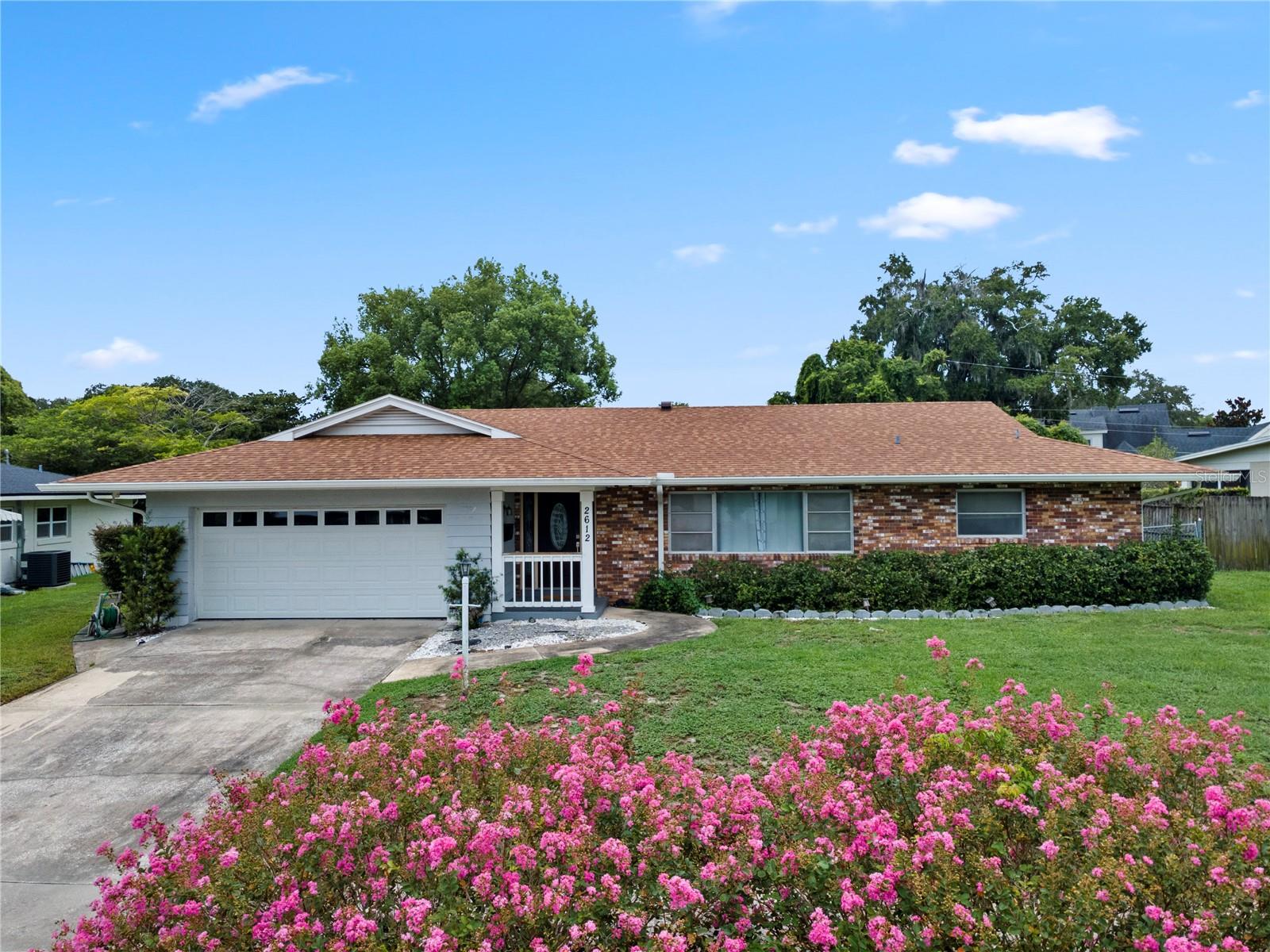 Single Family Residence in ORLANDO, FL - Daniel Dourado