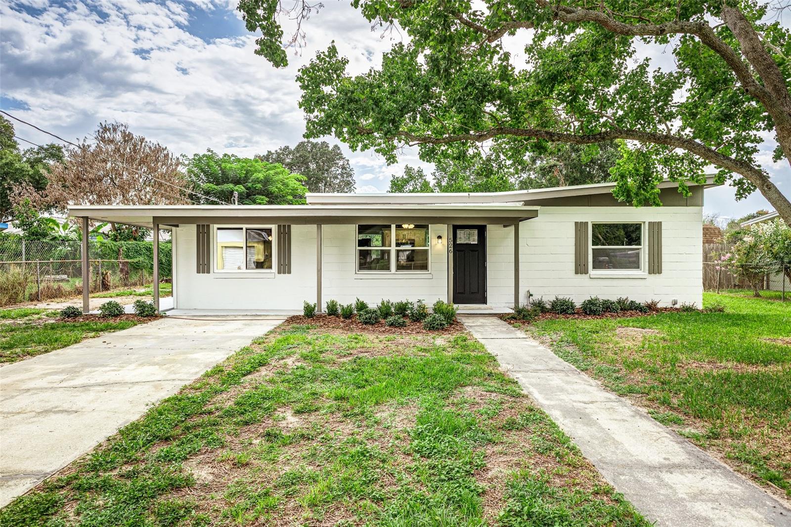 Single Family Residence in AUBURNDALE, FL - Daniel Dourado