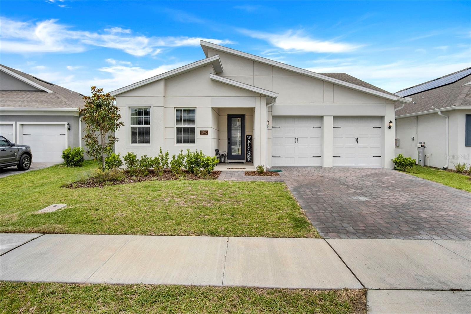 Single Family Residence in ORLANDO, FL - Daniel Dourado