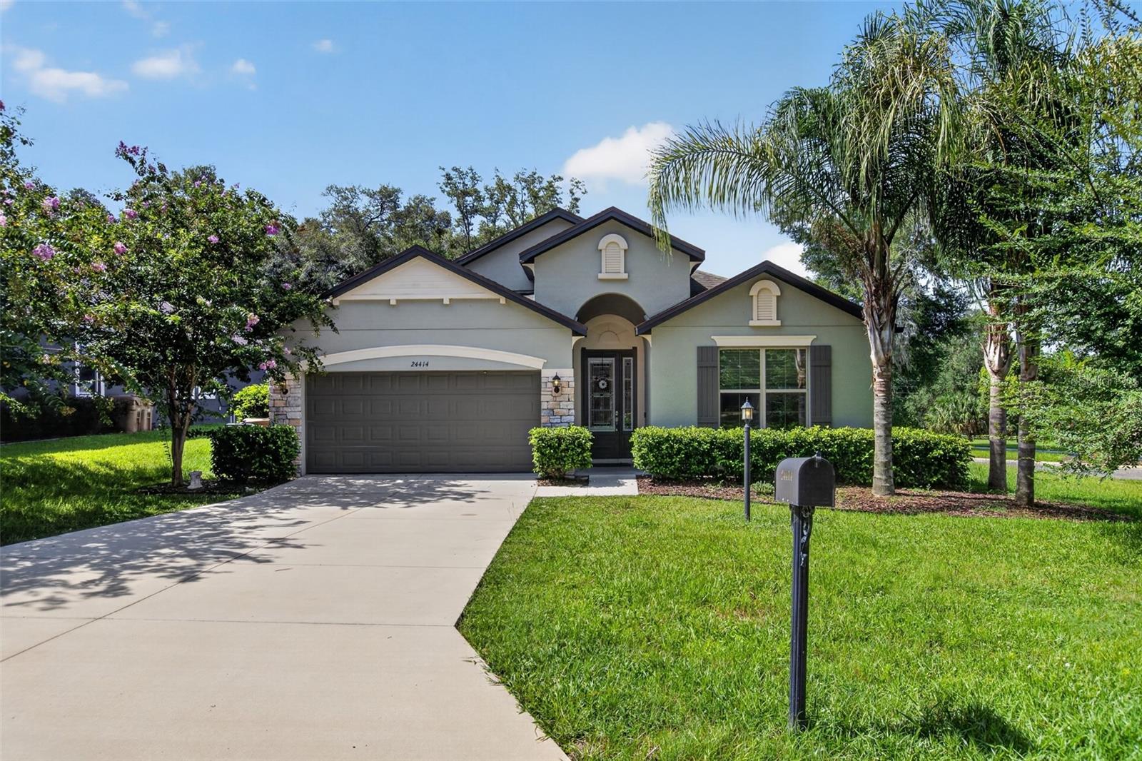 Single Family Residence in SORRENTO, FL - Daniel Dourado