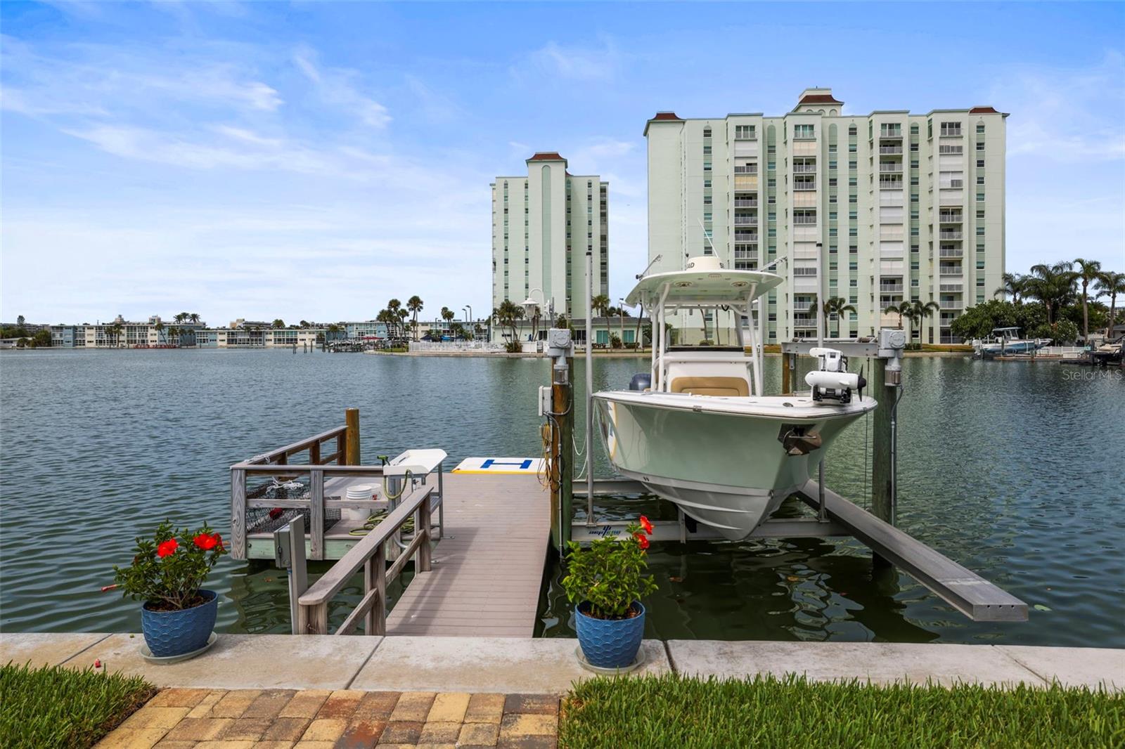 Single Family Residence em ST PETERSBURG, FL - Daniel Dourado