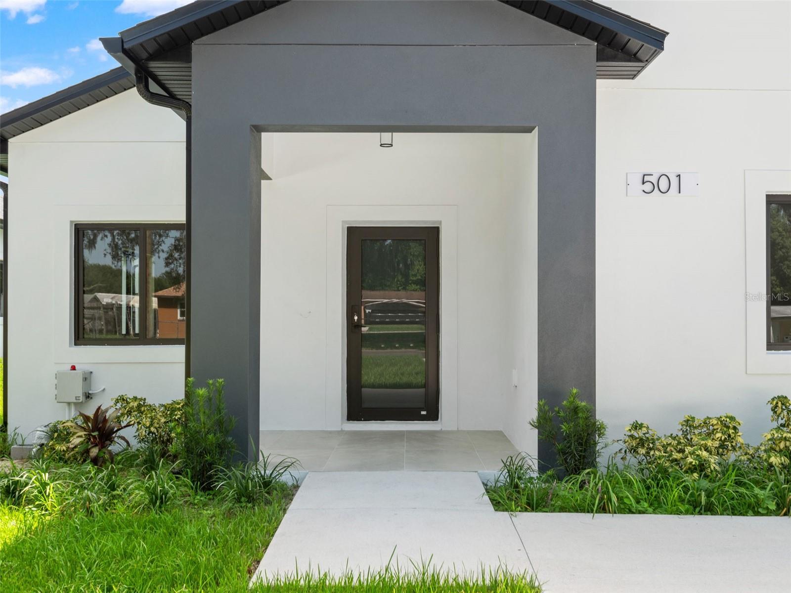 Single Family Residence in APOPKA, FL - Daniel Dourado