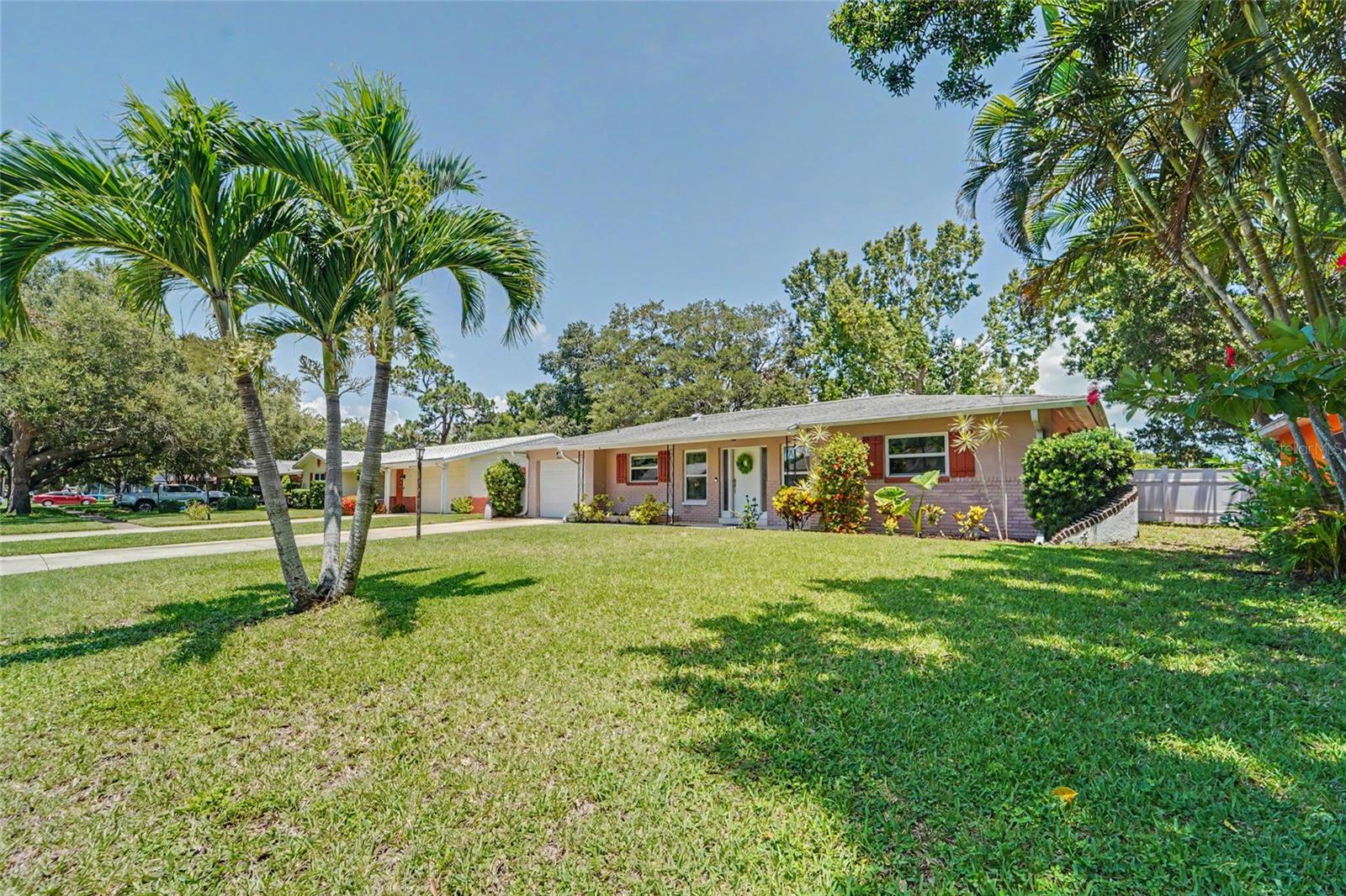 Single Family Residence em SEMINOLE, FL - Daniel Dourado
