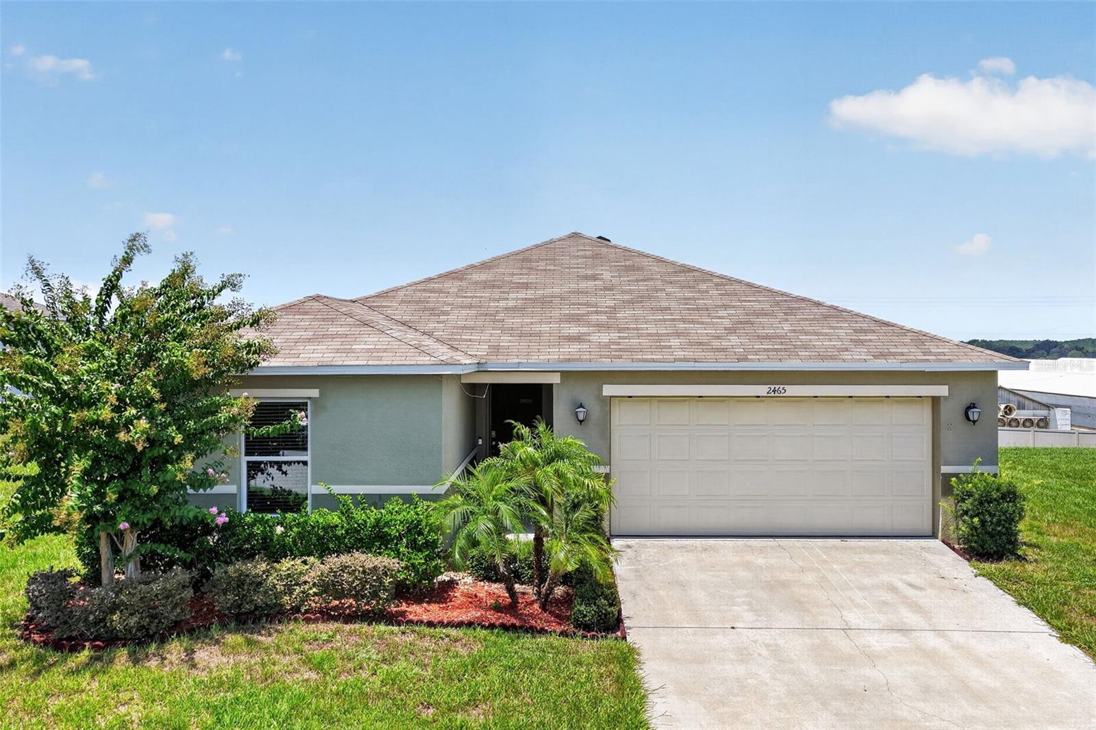 Single Family Residence in MASCOTTE, FL - Daniel Dourado
