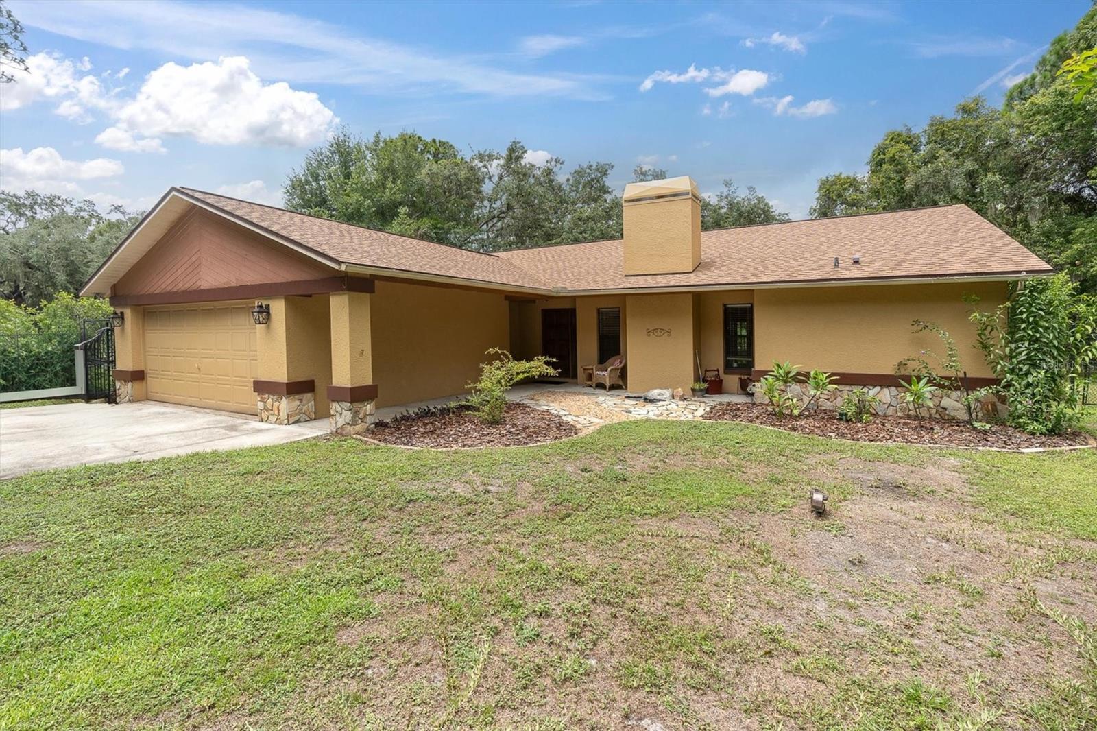 Single Family Residence in NEW PORT RICHEY, FL - Daniel Dourado