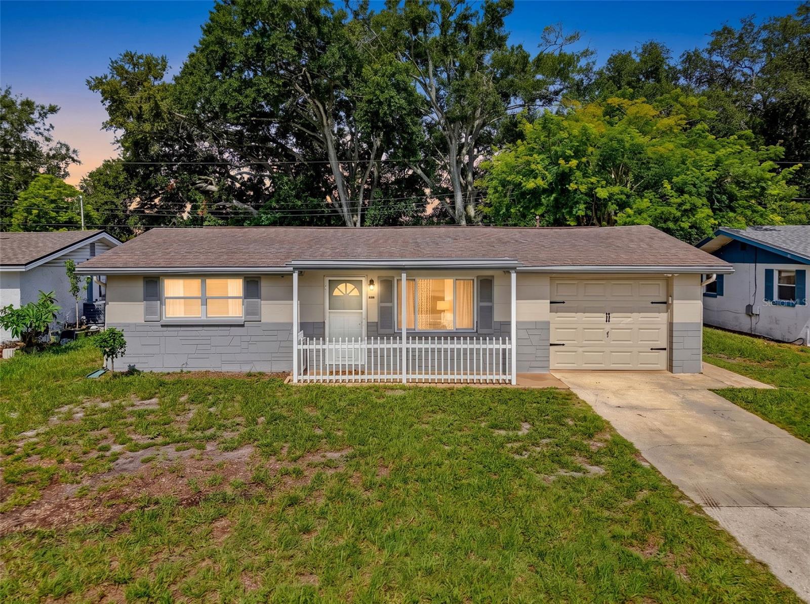 Single Family Residence in NEW PORT RICHEY, FL - Daniel Dourado