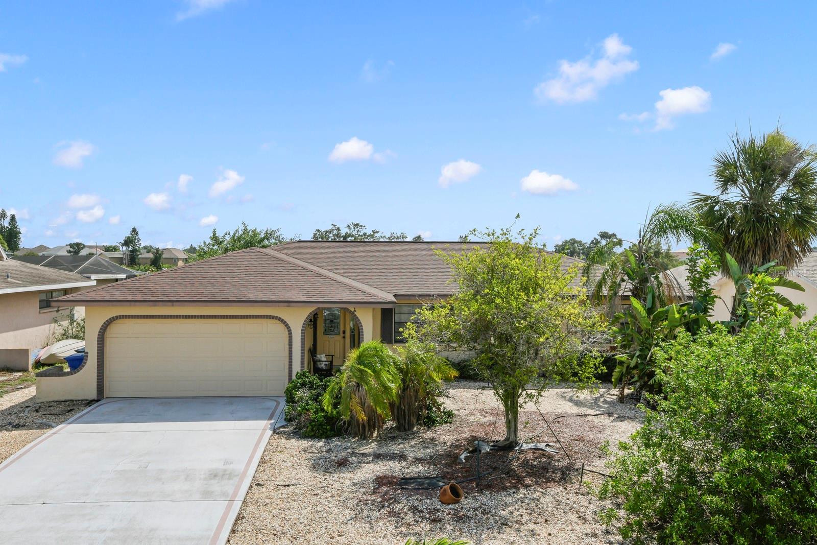 Single Family Residence in APOLLO BEACH, FL - Daniel Dourado