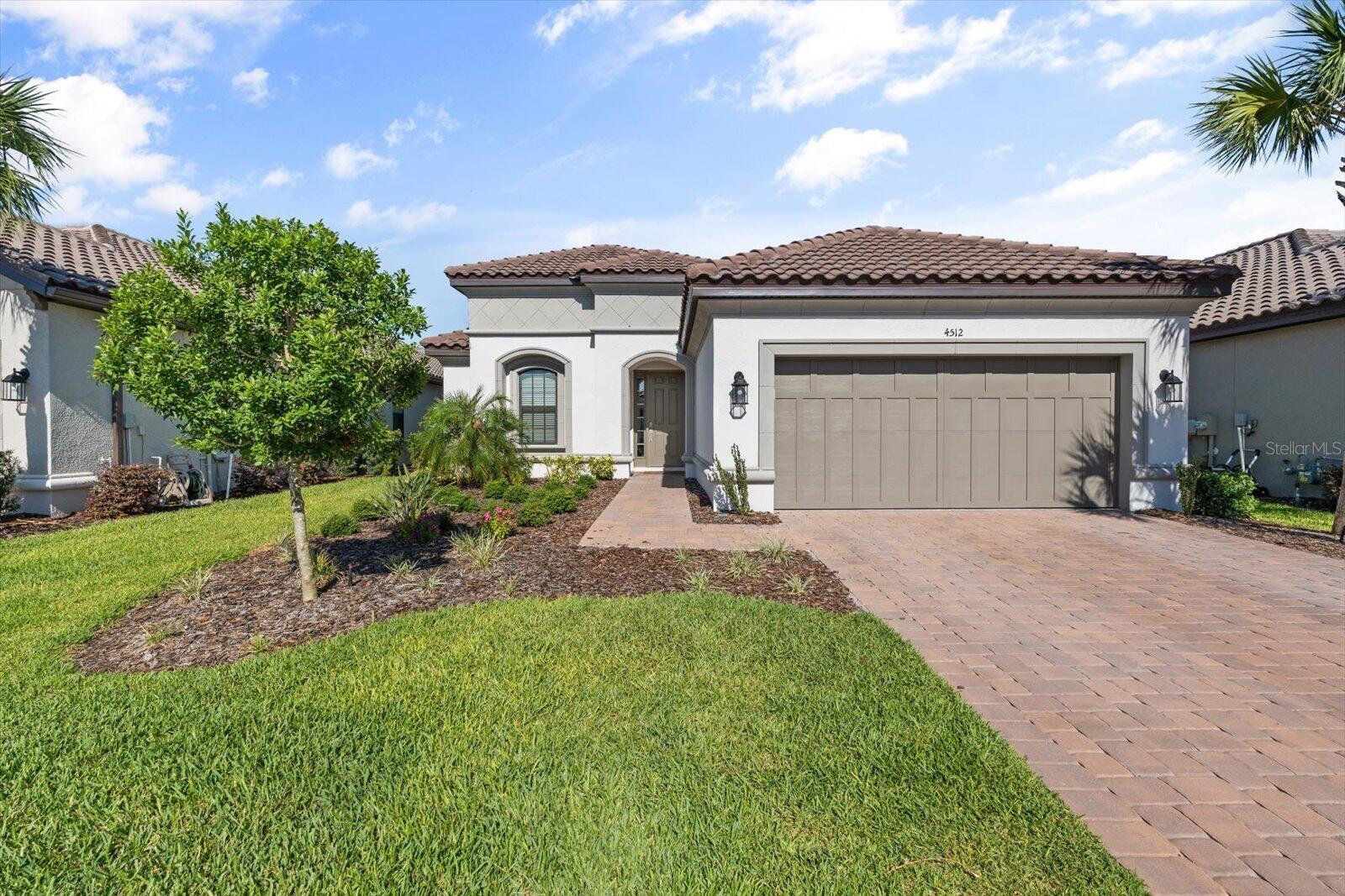 Single Family Residence in PALMETTO, FL - Daniel Dourado