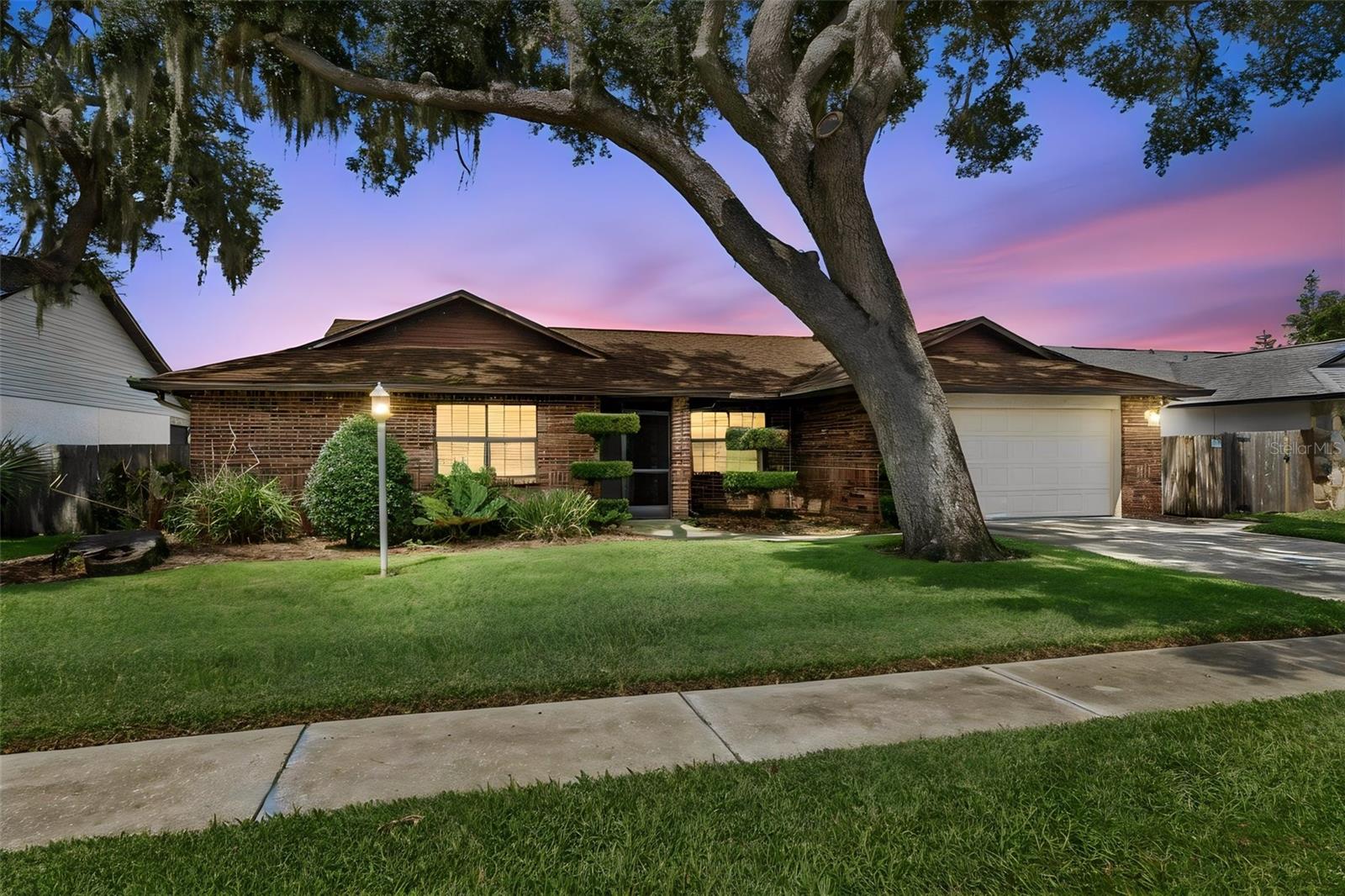 Single Family Residence em BRANDON, FL - Daniel Dourado